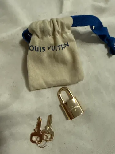 Cadeado Louis Vuitton