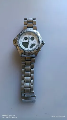 Relógio Citizen C720 Fundo Branco