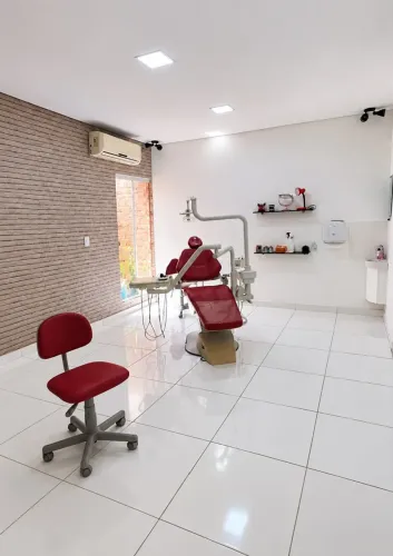 VENDE-SE CONJUNTO DE EQUIPAMENTOS ODONTOLÓGICOS