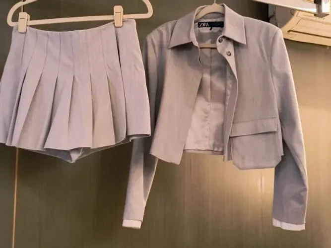 Conjunto de saia e blazer
