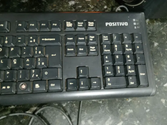 Teclado USB Positivo ABNT2 com Teclado Numérico