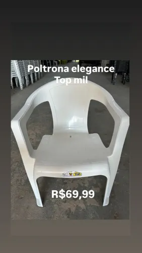 Mesas e cadeiras