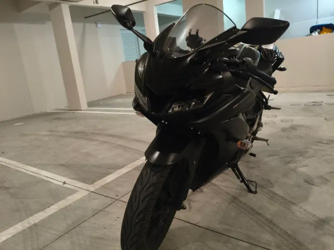 Yamaha R-15 único dono