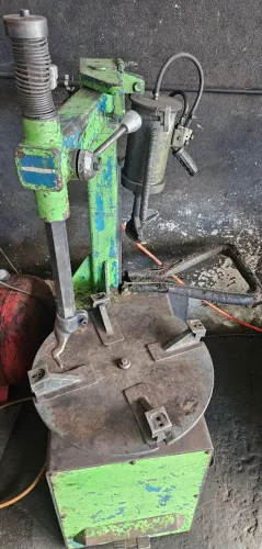 Desmontadora de pneu