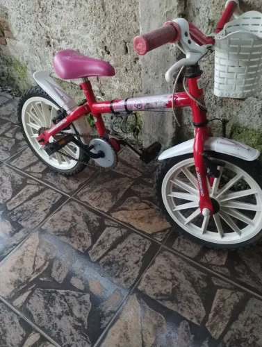 Vendo bicicleta aro 12 muito inteira
