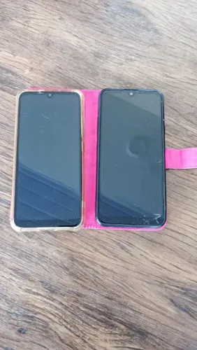 Dois celulares pega LG 40 trocar tela e moto g6 plus precisa bateria Ret palhoça
