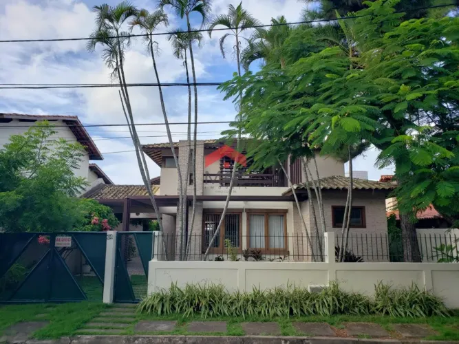 Casa para Venda em Salvador, Piatã, 5 dormitórios, 4 suítes, 5 banheiros, 4 vagas