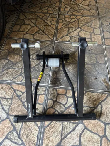 Rolo de treino indoor de bicicleta