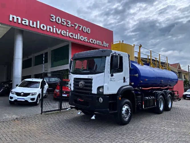 31.330 TRAÇADO EQUIPADO COM TANQUE DE 20 MIL LITROS