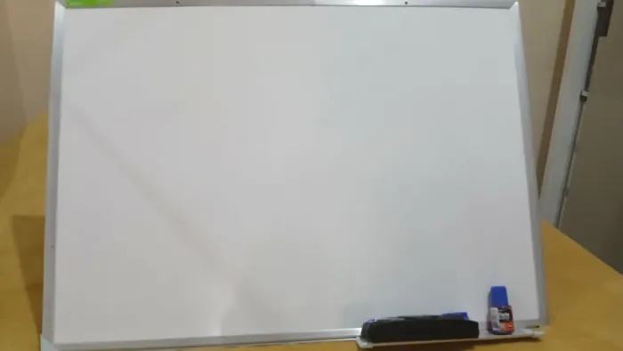 Quadro Branco Tamanho Médio - Seminovo