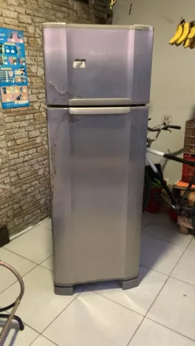 Geladeira Esmaltec com defeito (não está gelando corretamente)