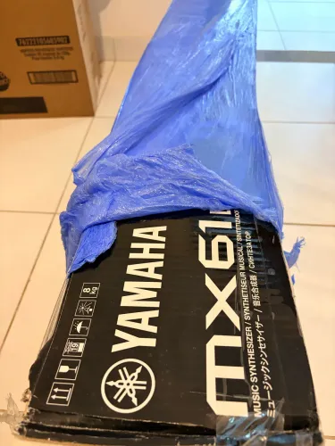 Yamaha MX61 - estado de novo - Home Studio