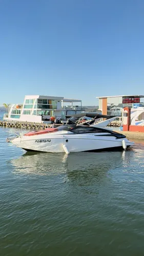 Lancha Royal Mariner 270 com Mercruiser 4.5 250Hp 2017