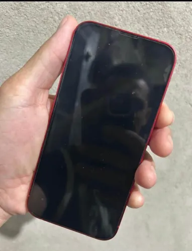 iPhone 13 red 
