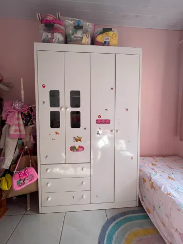 Roupeiro infantil 