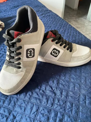 Tênis baixo Cinza original N40/41