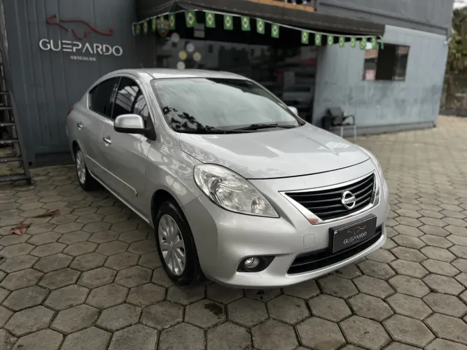 Nissan Versa SV 1.6 16V Flexstart 4P Mec. 2014