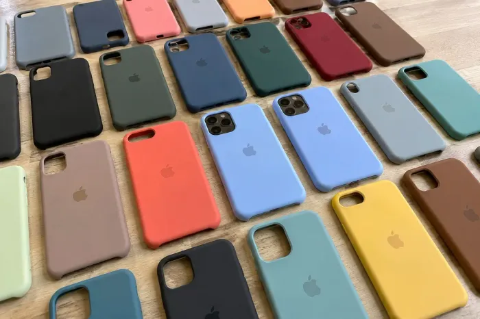 ? Kit com 5 Capinhas de Silicone para iPhone por apenas R$ 99,00