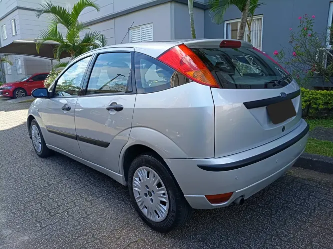 Ford Focus 1.6 S/se/se Plus Flex 8v/16v 5P 2005