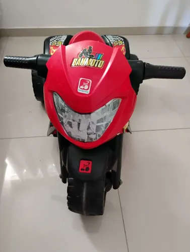 Linda moto infantil elétrica Bandeirantes