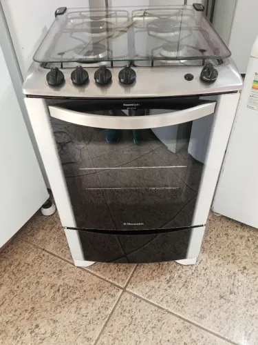 fogão Electrolux com acendedor automático 4 bocas tudo funcionando OK