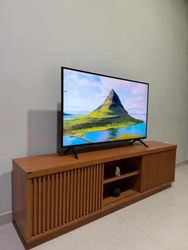 Rack pra sala + TV Samsung 4K 50 polegadas RU7100 + Alexa 5º geração 