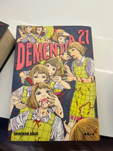 Mangá Dementia 21