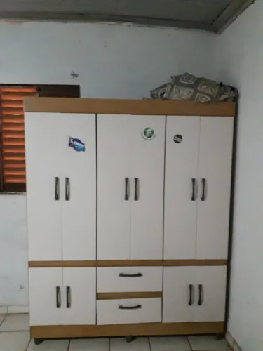 Guarda roupa casal  por 450.reais 