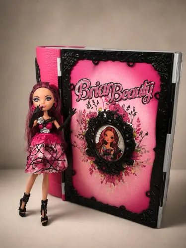 Playset Cenário Livro Thronecoming Ever After High + Boneca Briar Beauty Exclusiva Mattel