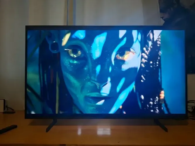 TV SAMSUNG QLED QEF1 43" + SOUNDBAR HWB400F + SUPORTE ARTICULADO