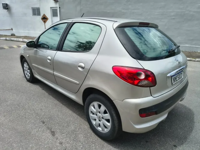 Peugeot 207 XR Sport 1.4 Flex 8V 5P 2011
