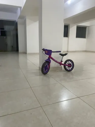 Bicicleta infantil de equilíbrio