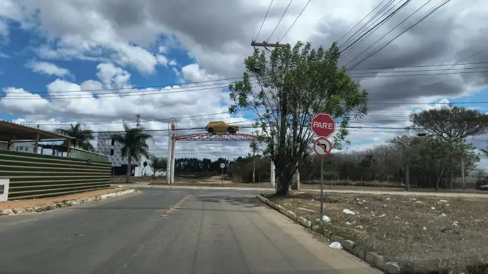 CANDEIAS - TERRENO 360MTS - 40mts do asfalto