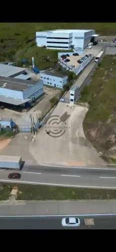 ALUGA-SE GALPÃO KM 95 DA RODOVIA RAPOSO TAVARES 3.200M² DE GALOPÃO , 6.800M² DE PÁTIO.