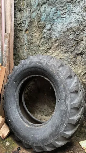 Pneu de caminhão