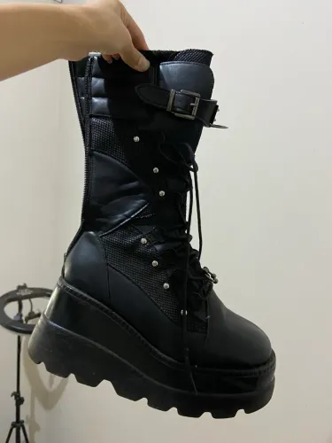 Bota plataforma cano alto