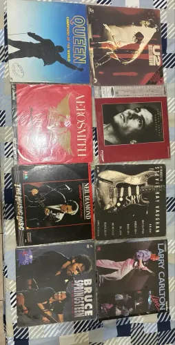 8 laserdiscs