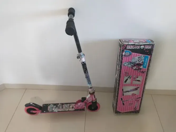 Patinete Monsters high
