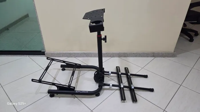 Simulador S-pro v3 da extreme simracing seminovo + travas de cadeira. 