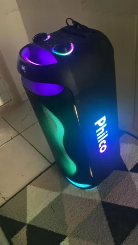 Tenho uma caixa de som Philips tenho ela uns 5 meses paguei 1200 