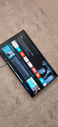 Smart TV TCL 50 Polegadas, Nova e em Perfeito Estado
