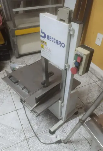 Máquina Serra fita de açougueiro