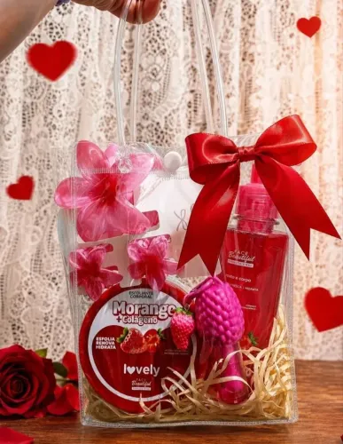 Kit Poderosa com Sabonete líquido + Esfoliante + Gloss de morango ?