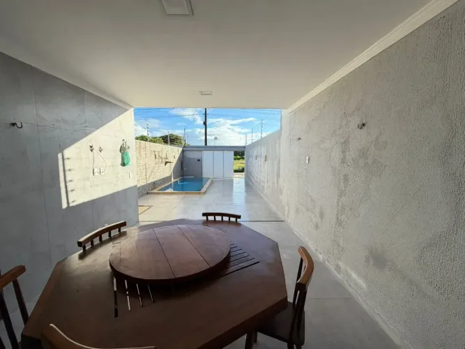Imóvel para venda possui 85 metros quadrados com 4 quartos em Jardim - Paracuru - CE