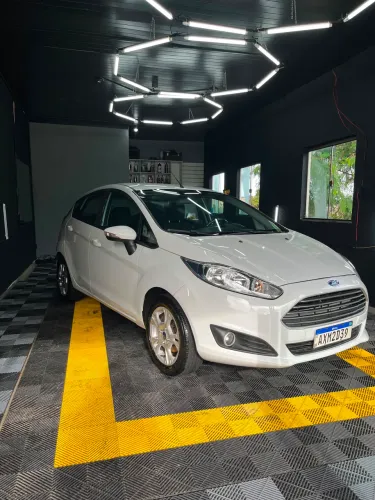 Ford Fiesta SE 1.6 8V Flex 5P 2014
