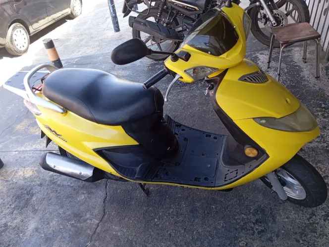 Suzuki Burgman AN125 2006