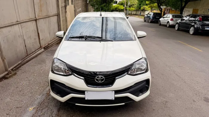 Toyota Etios X 1.3 Flex 16V 5P Mec. 2021