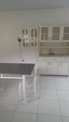 Alugo casa na Costeira