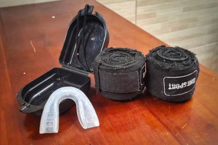 Banda usada + Protetor Bucal para Muay Thai