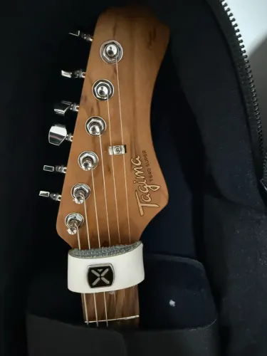 Guitarra Tagima - T640